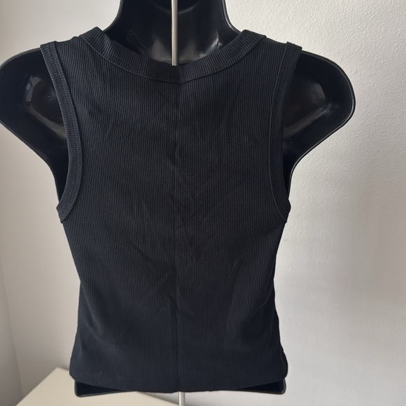 Universal Thread Black Ribbed Tank Top - Size M (NWT) - Picture 3 of 7